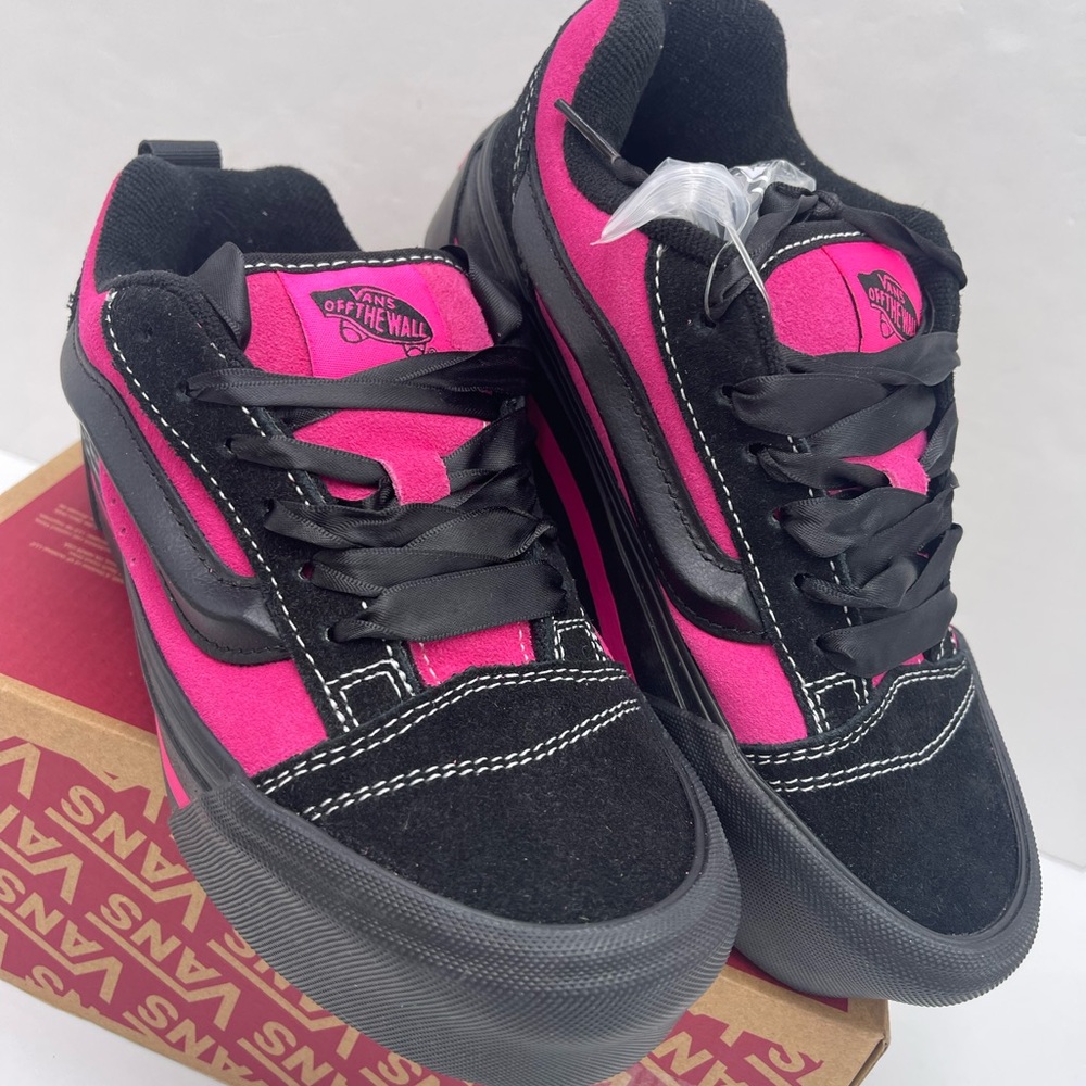 Vans Knu Stack
Vintage Satin Black/Pink
VN000CP6B9P Platform Sneakers - Picture 14 of 16